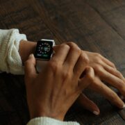 Jak usunąć rysy z Apple Watch?